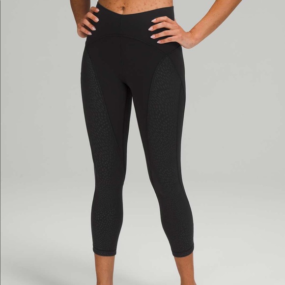 Black Lululemon Mid-Rise Yoga Crop 23" - Picture 2 of 7